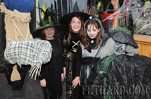 At the Kiddies Halloween Party in Lonergans L to R: Haley Carroll, Aisling Walsh and Andrea Carroll 