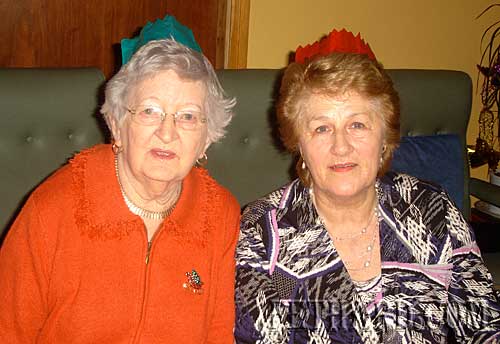 Photographed at Fethard Bridge Club Christmas Party are L to R: Annie O'Brien and Nell Broderick