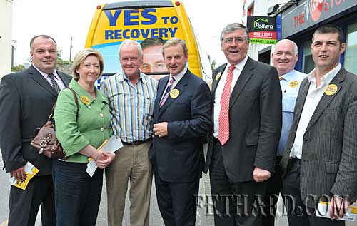 Cllr Jimmy O'Brien (right) photographed with Fine Gael leader Enda Kenny while in Clonmel promoting 'Yes to Lisbon' campaign. Also included are Cllr Joe Brennan; Mayor of Clonmel, Cllr Dinny Dunne; Deputy Tom Hayes T.D. and Cllr Joe Leahy.