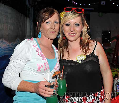 Photographed at Lonergan's 'Beach Party' last weekend were L to R: sisters Sarah and Niamh White