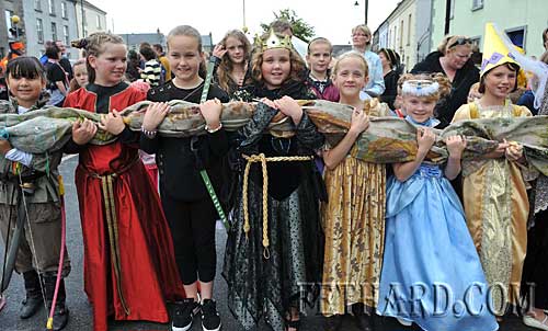Children carrying their medieval Tapestry in the Fethard Medieval Parade