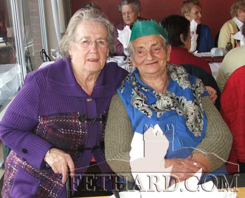 Photographed at Fethard & District Day Care Centre Christmas Party are L to R: Esther McCormack and Annie Ryan