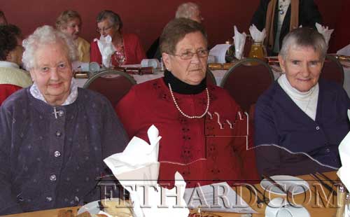 Photographed at Fethard & District Day Care Centre Christmas Party are L to R: Nellie O’Sullivan, Josephine Boland and Chrissy Nash