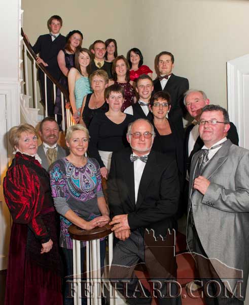 Helen Carrigan photographed with cast members of Slievenamon Musical Society's 'Me and My Girl' who were visiting Clonacody House to take publicity photos