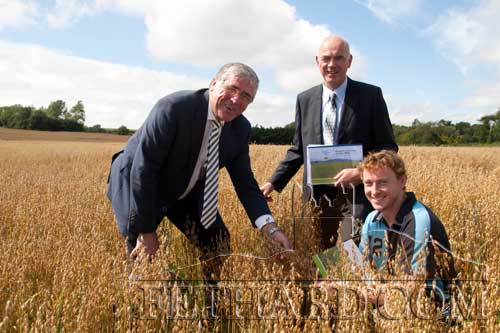 Minister of State Tom Hayes T.D. launch's the Department of Agriculture, Food and the Marine Organic Farming Action Plan with Mel O'Rourke, Chairperson of Organic Focus at the farm of Mr Alan Jackson at Lacka House, Riverstown, Birr. (Picture Ger Rogers)