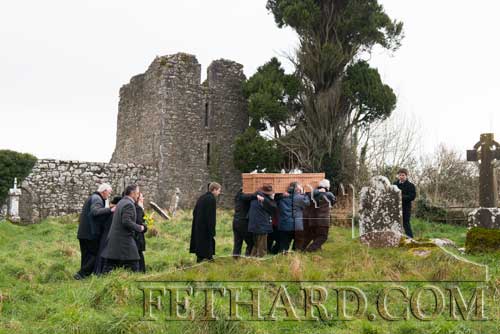 Family, relatives and friends gave the late Stevie O’Connor, formerly from Kiltinan, Fethard, a fitting send off last weekend following his unexpected death on March 20 at his rented home near Cloneen. The news of Stevie’s passing came as a great shock to the community who in the past few years had come to know this colourful character again after he moved back from England to his native Fethard.