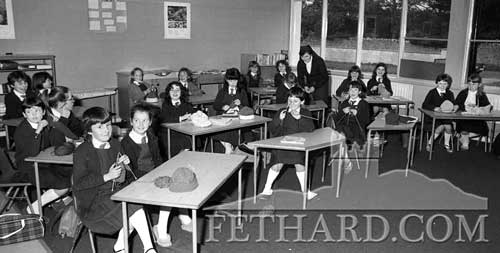 Knitting class at Nano Nagle Primary School, Fethard, in 1985