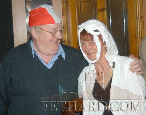Bill Oâ€™Sullivan and Teresa Roche at the Christmas Hat Party for CRC Santa Bear Appeal held in the Bridge Bar, Fethard, December 2003.