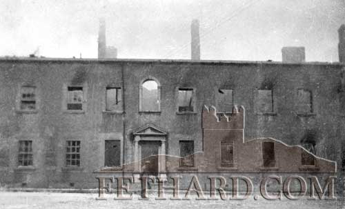Fethard Military Barracks after being burnt down in the early 1920s. The Barracks was occupied by a series of troops until the signing of the treaty in December 1921. The 98 Battery of the Royal Field Artillery marched out in January 1922 and the anti-treaty forces, the 1st Battalion 3rd Treaty Tipperary Brigade, moved in. The pro-treaty forces were due to take over on 14th July 1922 but this didn’t happen as the anti-treaty forces burned the barracks down before they arrived.