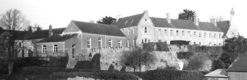 We are currently compiling a booklet to mark the work of the Presentation Sisters in Fethard from 1962 to 2020. Over those years their presence in Fethard have served our community in many positive ways and helped many of their students to have an education that may otherwise have been impossible, particularly in the early years of their arrival to Fethard.