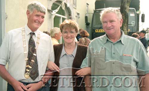 L to R: David O'Donnell, Mayor of Fethard, with Kathleen Barry and Bernard Walsh on The Square,  Sunday, July 2, 1995